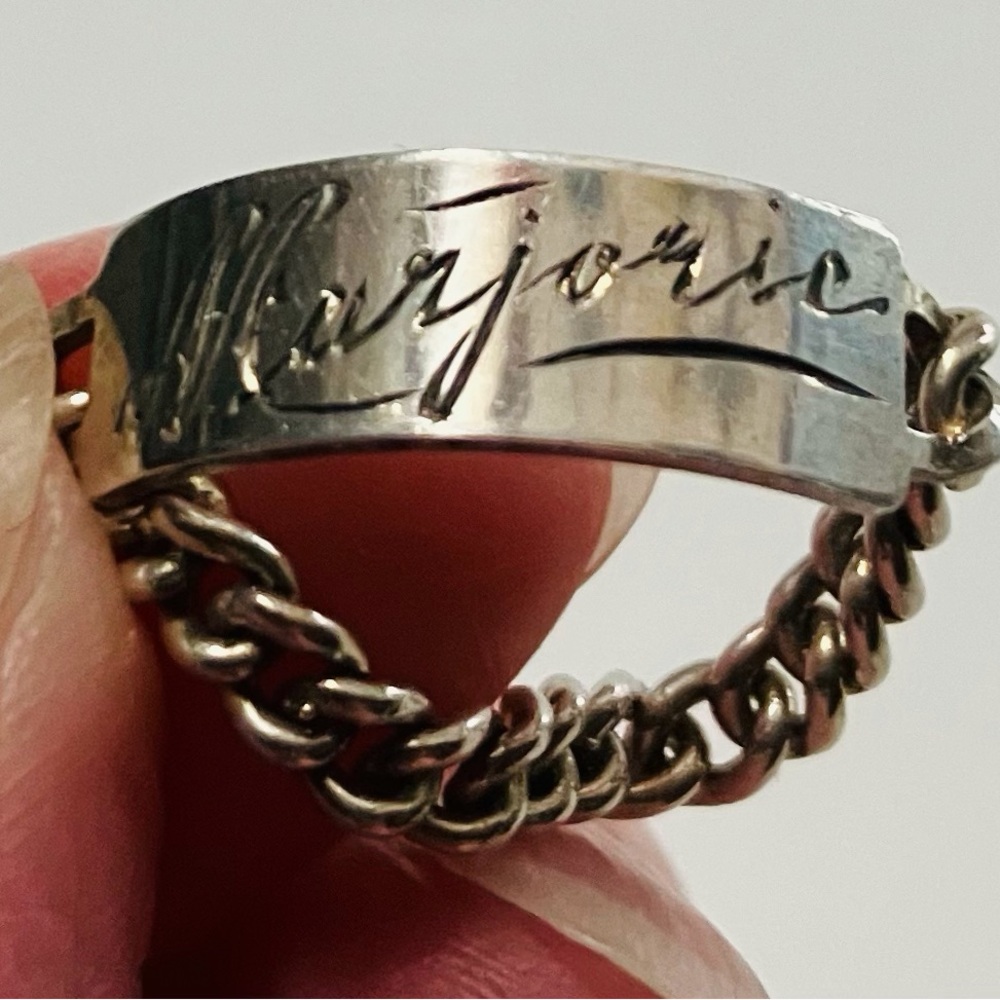 Vintage Unique 1954 Sterling Silver “Marjorie” Nameplate Chain Ring